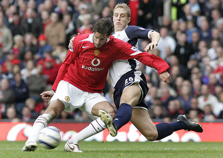 他在中场的 他在中场的